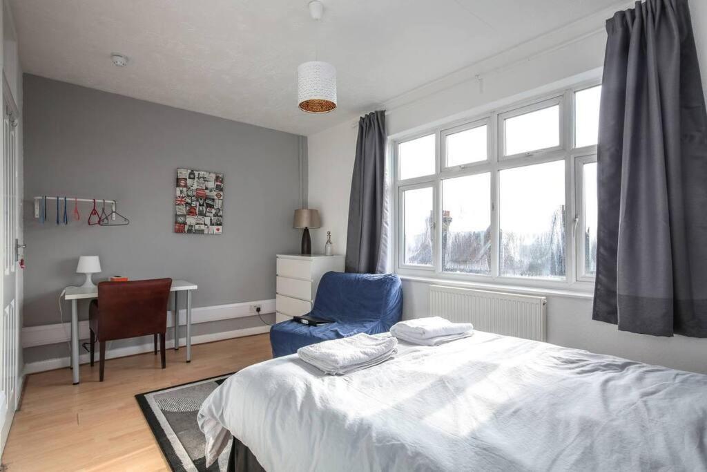 Large Modern Apartment With Garden Sleeps 10 Guests Londra Esterno foto