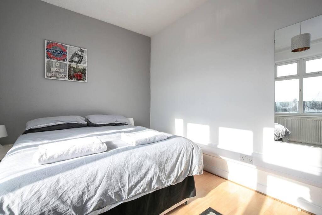 Large Modern Apartment With Garden Sleeps 10 Guests Londra Esterno foto