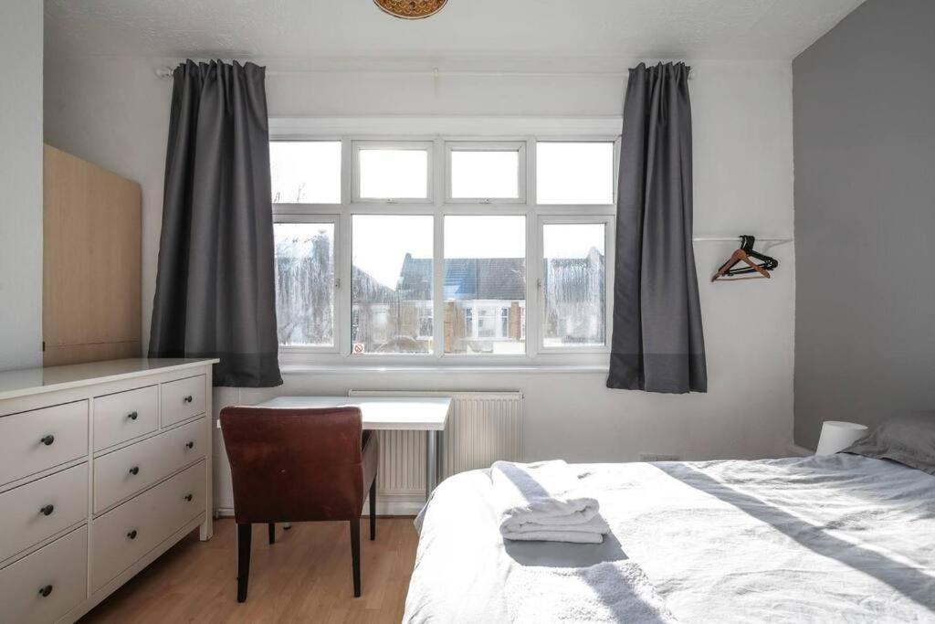 Large Modern Apartment With Garden Sleeps 10 Guests Londra Esterno foto